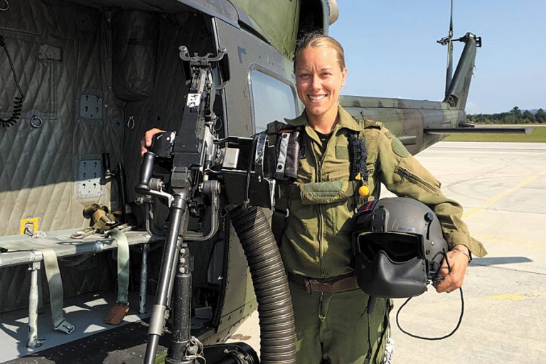 The first female door gunner : Pacific Navy News