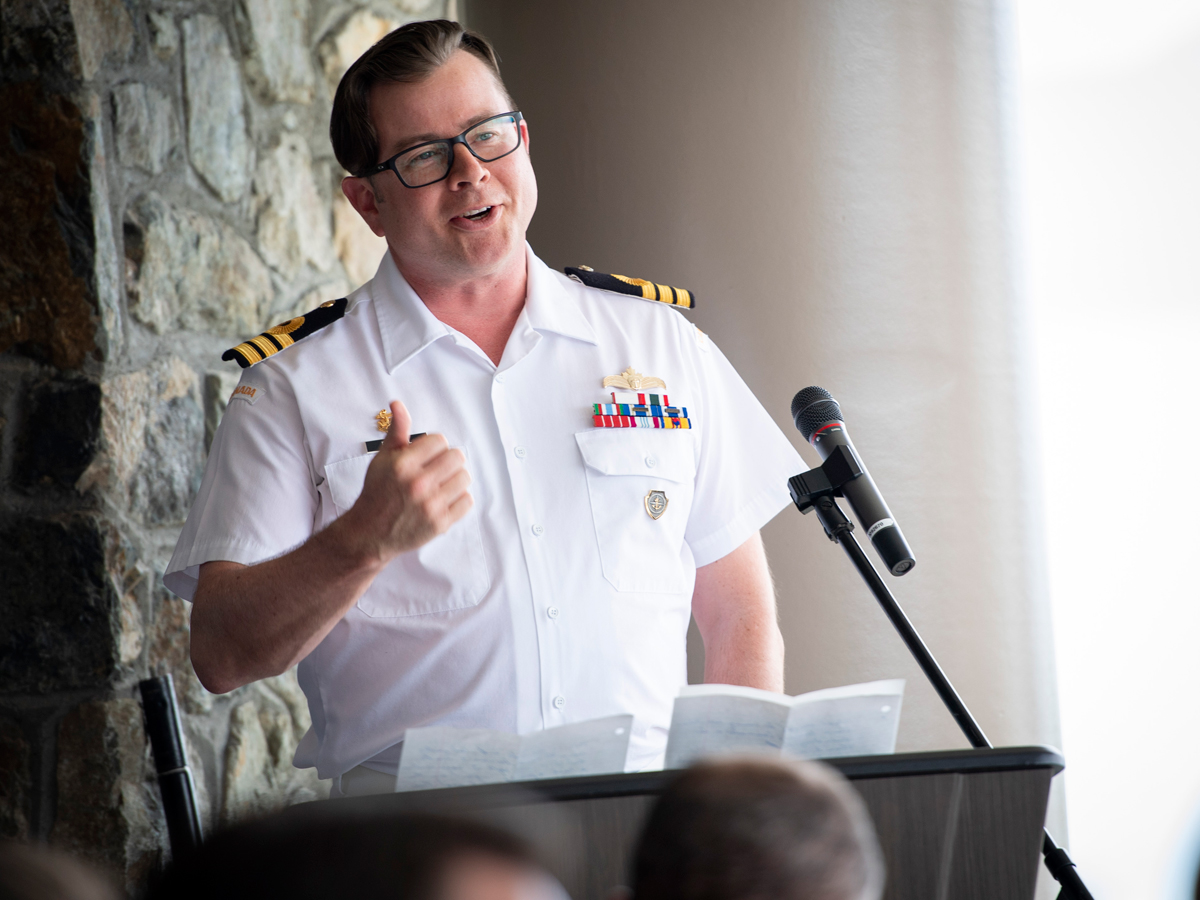 Le capitaine de frégate Sam Patchell, 
nouveau commandant adjoint 
de la Flotte canadienne du Pacifique.
