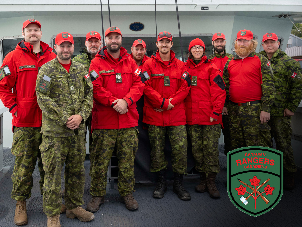 Les membres du 4e Groupe de patrouille des Rangers canadiens à bord du PCT Grizzly lors de l’exercice Sea Ranger en mer le 25 septembre. Photo : Matelot de 3e classe Jordan Schilstra, Services d’imagerie des FMAR(P)