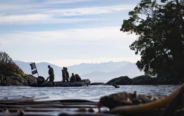 Members of 1 Canadian Engineer Regiment Dive Team at Whirl Bay participating in Exercise (Ex) ROGUISH BUOY 2026 on Jan 21.
Photo: Aviator (Avr) Rebecca Mainardi, MARPAC Imaging