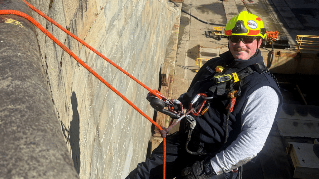 Members of the Canadian Forces Base (CFB) Esquimalt’s Urban Search and Rescue (USAR) Team participating in the intensive Rope Rescue and Confined Space course. Photo: MS Connor Nijsse, CFB Esquimalt Medium USAR
