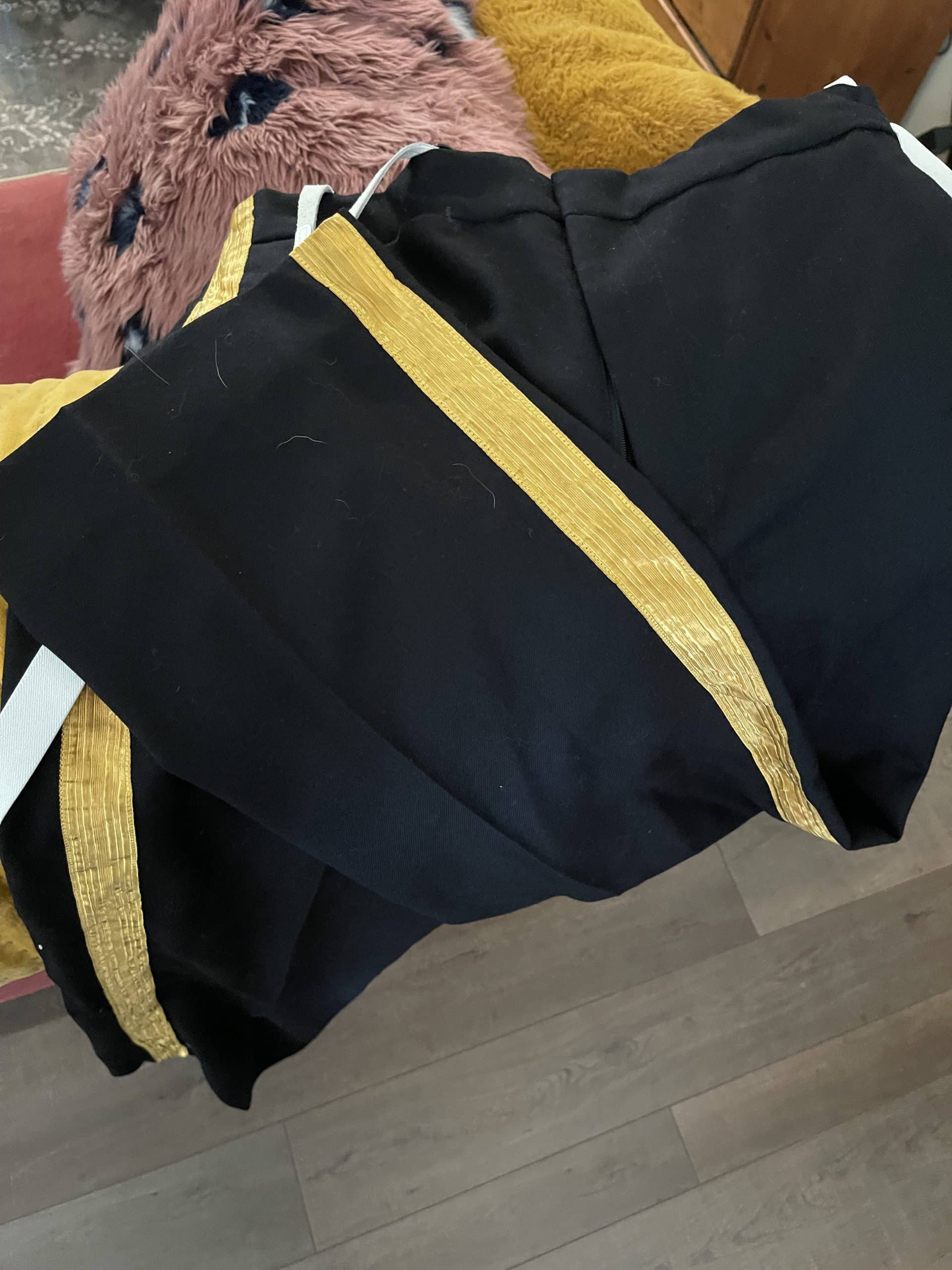 Navy officer mess kit size 40 with gold braid 091825