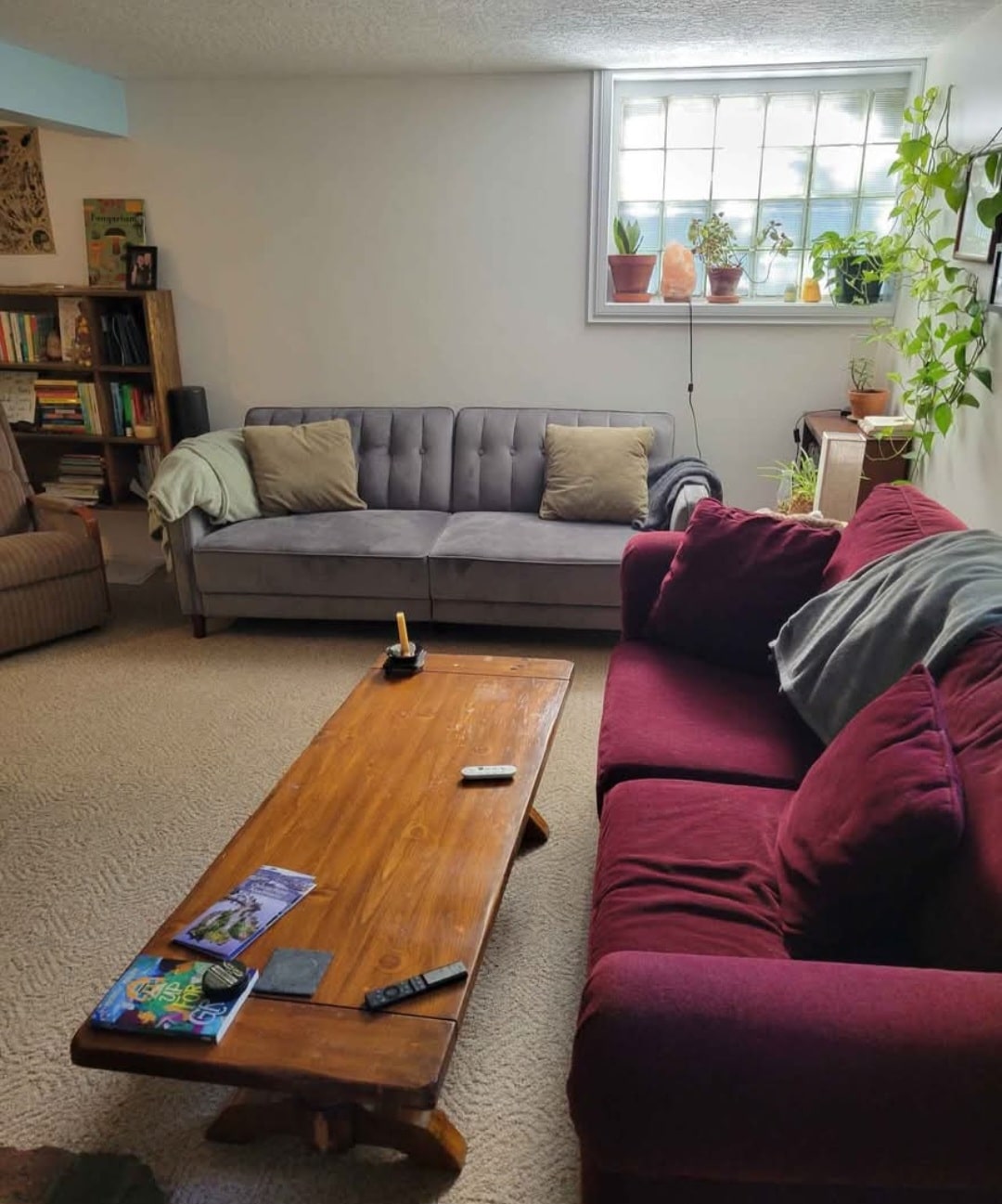 2 bdr, 1 bath, Hydro included near CFB entrance 111025