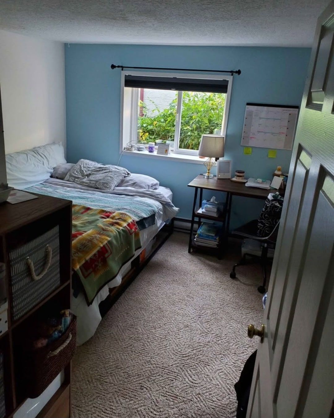 2 bdr, 1 bath, Hydro included near CFB entrance 111025