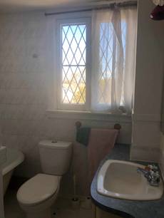 Apartment for Rent in a Converted Mansion – Upper Quadra St