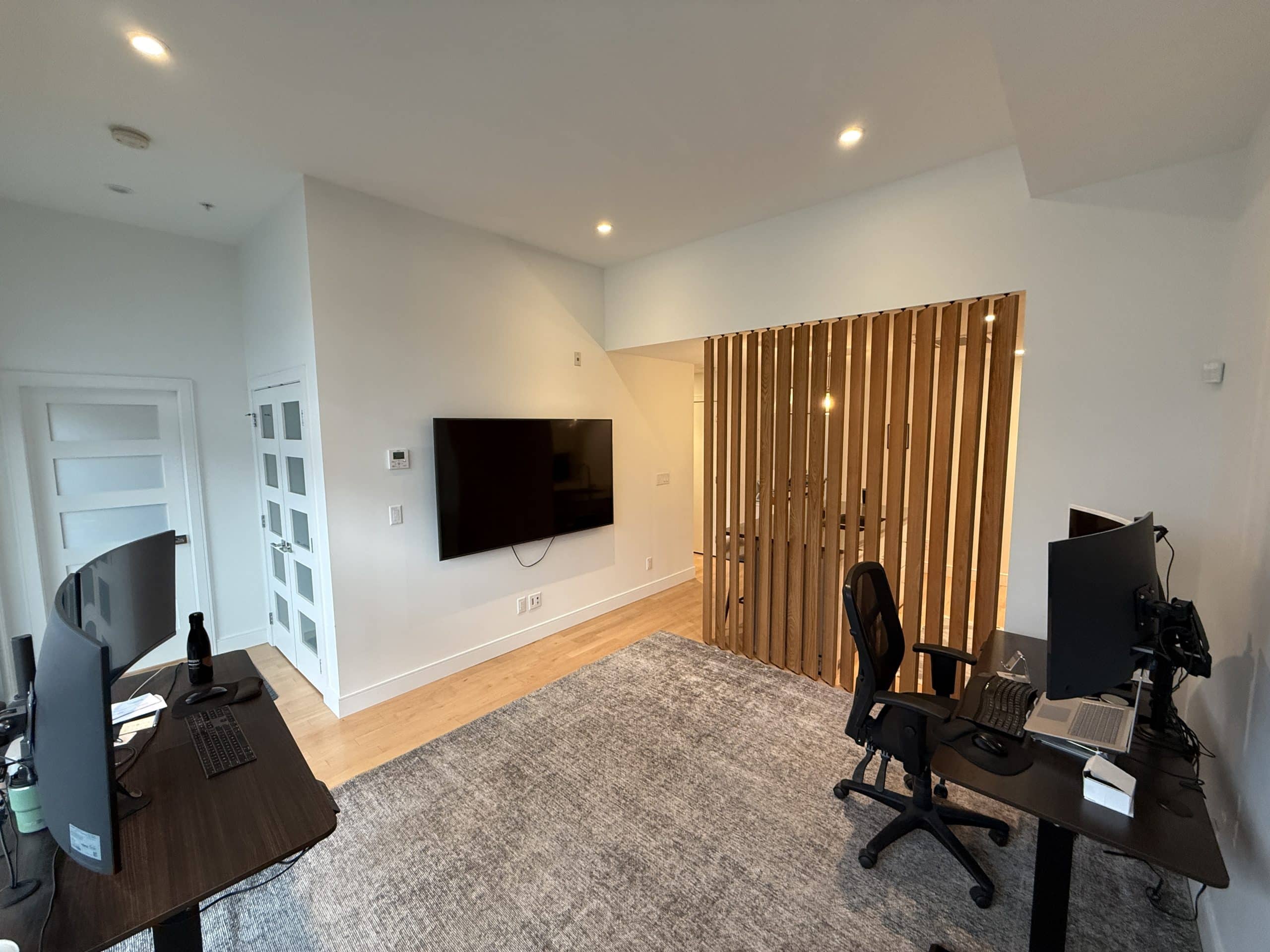 West Bay Quay – Street Level 2 Bedroom 1 Bathroom – For Lease