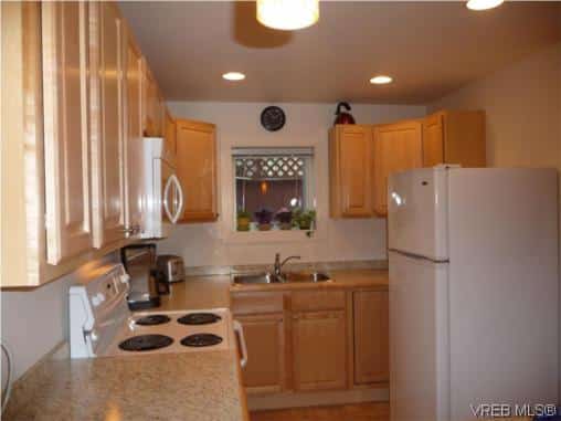 1 bedroom suite to rent in house close to CFB Esquimalt $1,750 / month – Sept 1st